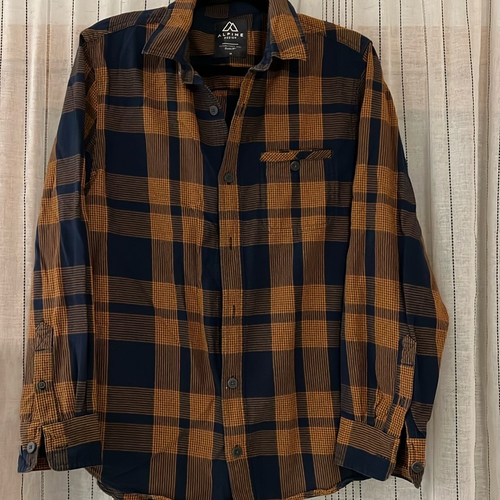 Men’s Casual Button Down Shirt